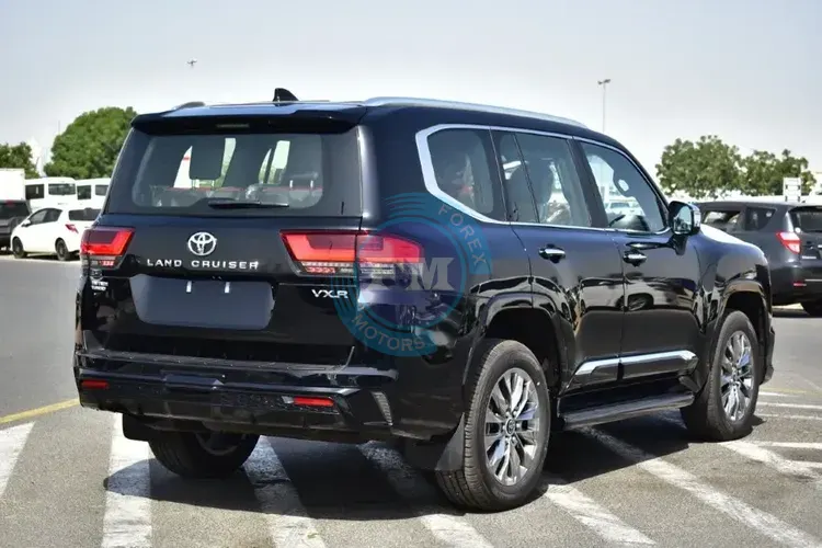 2026 MODEL TOYOTA LAND CRUISER 300 VXR V6 3.3L TWIN TURBO DIESEL 7 SEAT AUTOMATIC SIDE1