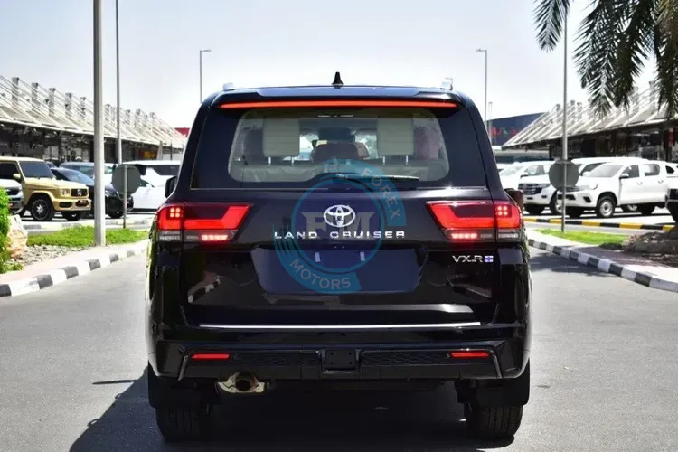 2025 MODEL TOYOTA LAND CRUISER VXR+ V6 4.0L 4WD 7-SEATER AUTOMATIC BACK