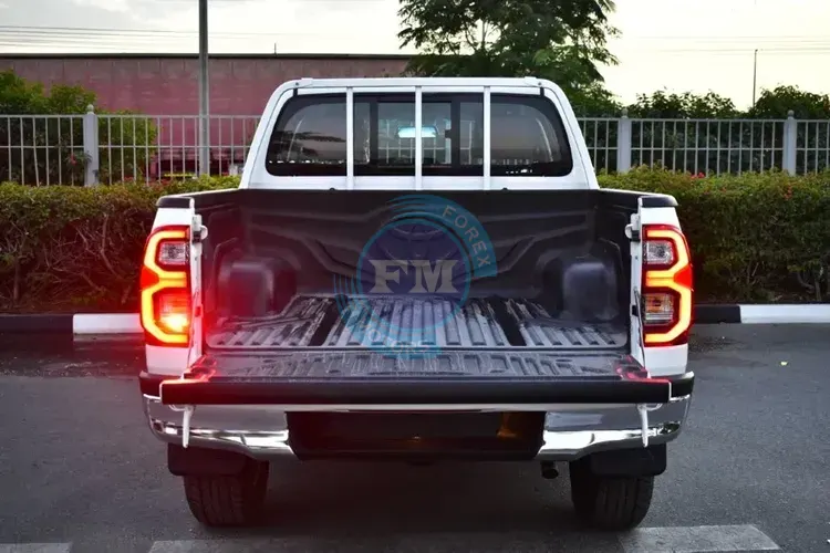 2026 MODEL TOYOTA HILUX DOUBLE CAB PICKUP GLXS-V 2.7L PETROL 4WD 5-SEATER AUTOMATIC1