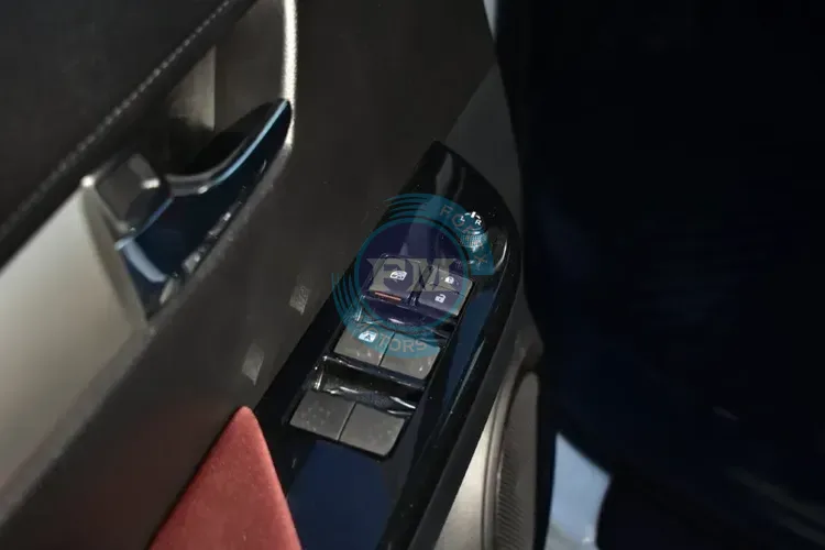 2026 MODEL TOYOTA HILUX DOUBLE CAB PICKUP GLXS-G 2.7L PETROL 4WD AUTOMATIC INSIDE DOOR