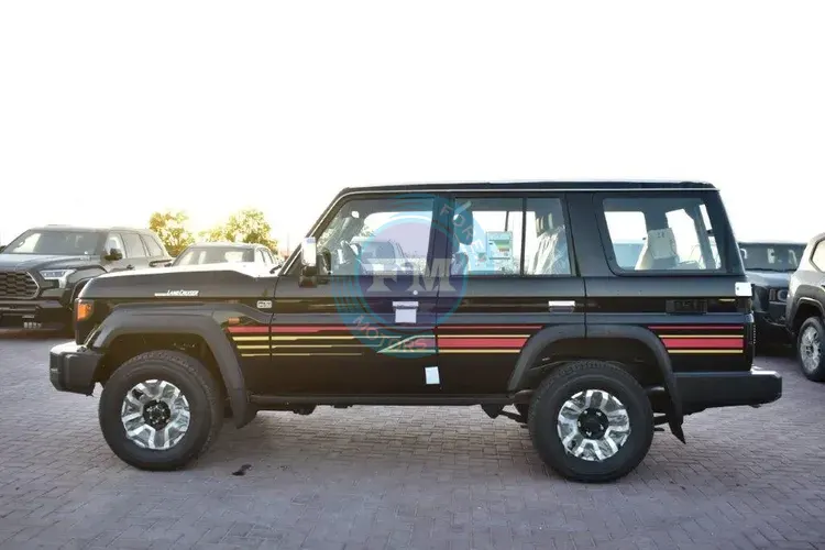 2025 TOYOTA LAND CRUISER 76 HARDTOP 40TH ANNIVERSARY LX-Z 2.8L DIESEL 4WD 5-SEATER AUTOMATIC TRANSMISSION– EURO4 SIDE1