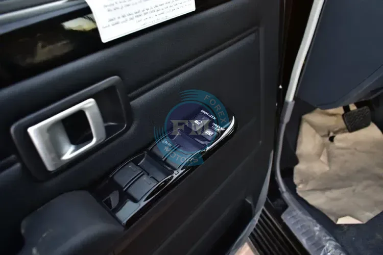 2025 TOYOTA LAND CRUISER 76 HARDTOP 40TH ANNIVERSARY LX-Z 2.8L DIESEL 4WD 5-SEATER AUTOMATIC TRANSMISSION– EURO4 INSIDE DOOR