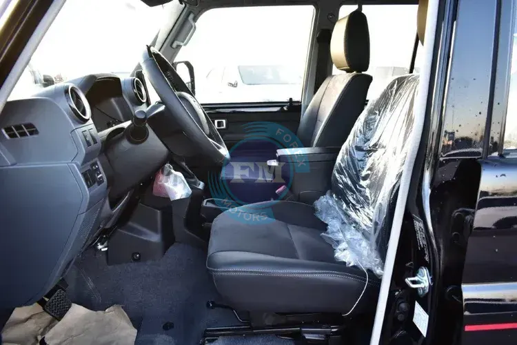 2025 TOYOTA LAND CRUISER 76 HARDTOP 40TH ANNIVERSARY LX-Z 2.8L DIESEL 4WD 5-SEATER AUTOMATIC TRANSMISSION– EURO4 FRONT SEATS