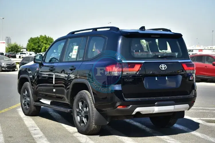 2026 MODEL TOYOTA LAND CRUISER 300 GR-S V6 3.3L DIESEL 4WD 7 SEAT AUTIMATIC SIDE1