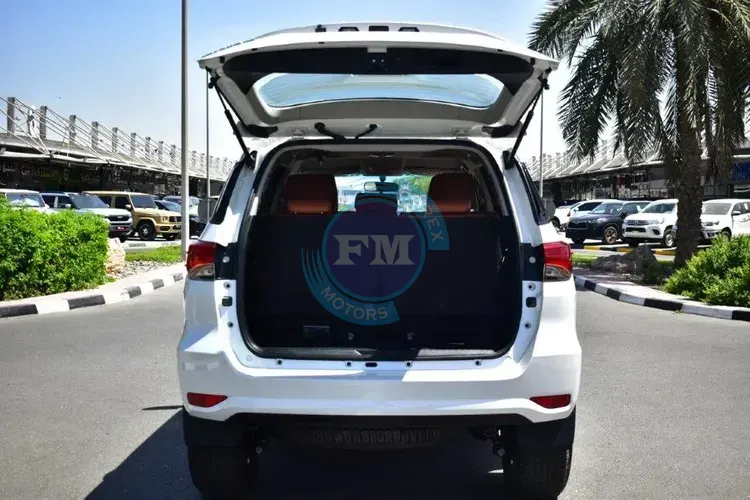 2025 MODEL TOYOTA FORTUNER EXR+ 2.7L PETROL 4WD 7 SEAT AUTOMATIC TRUNCK
