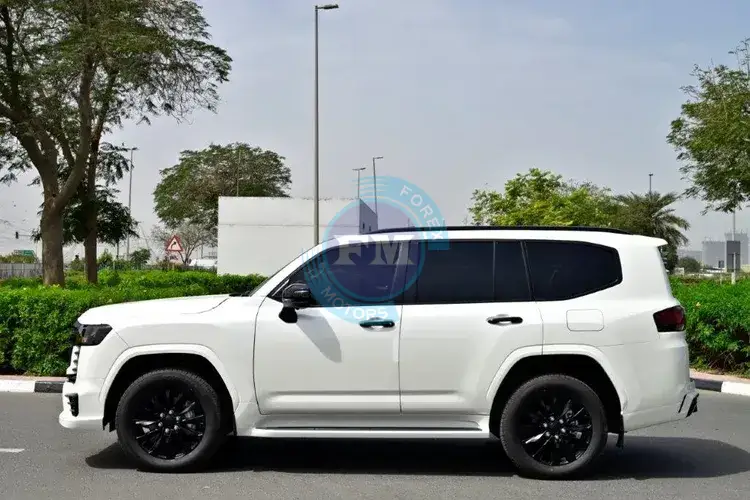 2024 MODEL TOYOTA LANDCRUISER 300 GXR 3.3L TWIN TURBO DIESEL AUTOMATIC BLACK EDITION SIDE2