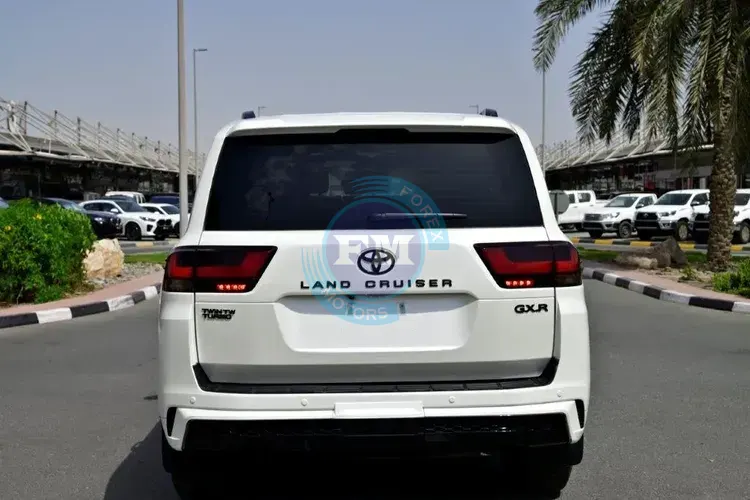 2024 MODEL TOYOTA LANDCRUISER 300 GXR 3.3L TWIN TURBO DIESEL AUTOMATIC BLACK EDITION BACK
