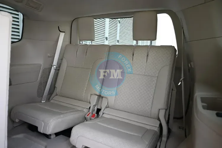 2024 MODEL TOYOTA LANDCRUISER 300 GXR 3.3L TWIN TURBO DIESEL AUTOMATIC BLACK EDITION SEATS