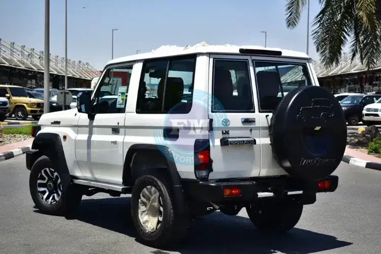 2025 MODEL TOYOTA  LAND CRUISER 71 HARDTOP SHORT WHEEL BASE S-DLX 2.8L DIESEL 4WD 5 SEATER AUTOMATIC SIDE1
