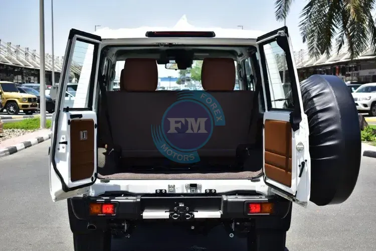 2025 MODEL TOYOTA  LAND CRUISER 71 HARDTOP SHORT WHEEL BASE S-DLX 2.8L DIESEL 4WD 5 SEATER AUTOMATIC CARGO SPACE
