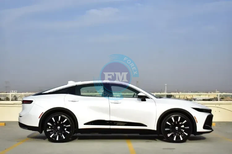 Crown Platinum Hybridmax Sedan 2023