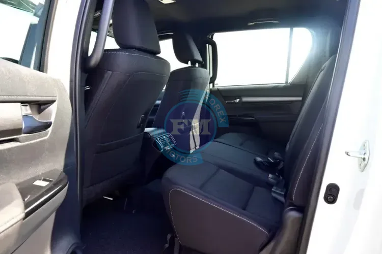 2025 MODEL TOYOTA HILUX DOUBLE CAB ADVENTURE V6 4.0L PETROL 4WD AUTOMATIC BACK SEATS