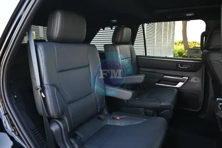 2025 MODEL SEQUOIA PLATINUM I-FORCE HYBRID V6 3.5L 4WD 7-SEATER AUTOMATIC 2ND ROW