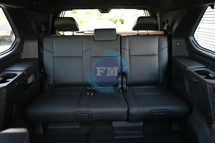 2025 MODEL SEQUOIA PLATINUM I-FORCE HYBRID V6 3.5L 4WD 7-SEATER AUTOMATIC BACK SEATS