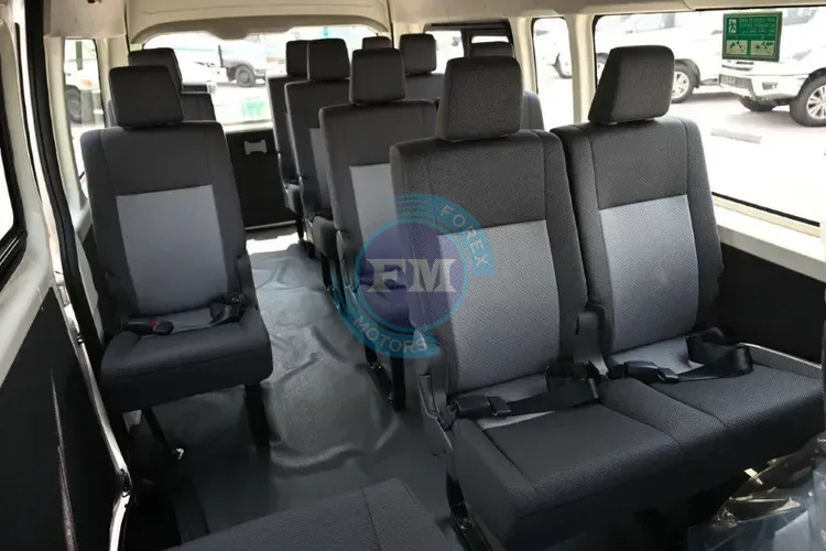 2025 MODEL TOYOTA HIACE HIGH ROOF 2.8L DIESEL 13-SEATER MANUAL SEATS