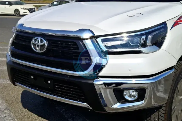 2025 MODEL TOYOTA HILUX DOUBLE CAB SR5 PICKUP 2.4L DIESEL 4WD AUTOMATIC1