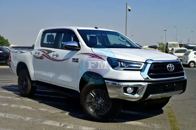 2025 MODEL TOYOTA HILUX DOUBLE CAB SR5 PICKUP 2.4L DIESEL 4WD AUTOMATIC SIDE