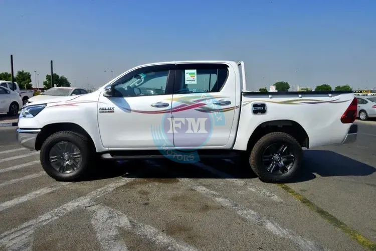 2025 MODEL TOYOTA HILUX DOUBLE CAB SR5 PICKUP 2.4L DIESEL 4WD AUTOMATIC SIDE1