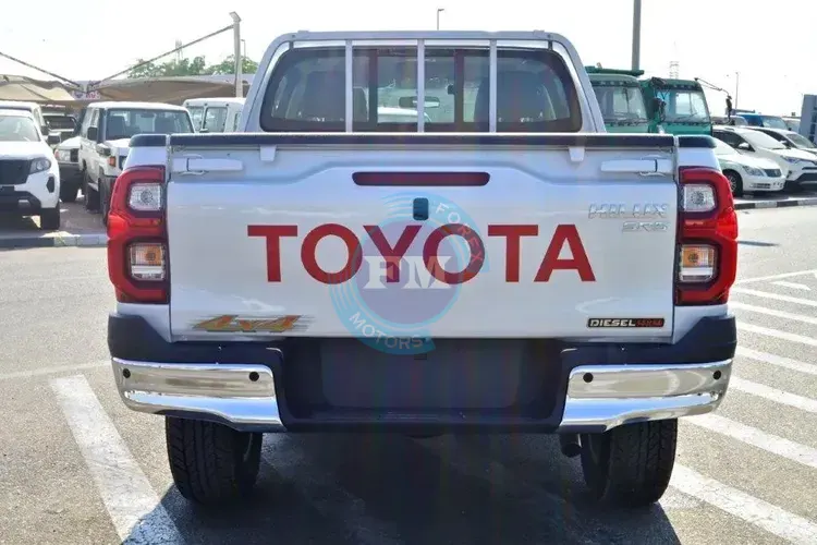 2025 MODEL TOYOTA HILUX DOUBLE CAB SR5 PICKUP 2.4L DIESEL 4WD AUTOMATIC BACK