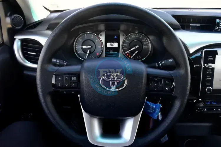 2025 MODEL TOYOTA HILUX DOUBLE CAB SR5 PICKUP 2.4L DIESEL 4WD AUTOMATIC TRANSMISSION