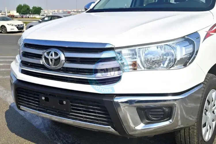 2025 MODEL TOYOTA HILUX DOUBLE CAB PICKUP 2.7L PETROL 4X2 AUTOMATIC1