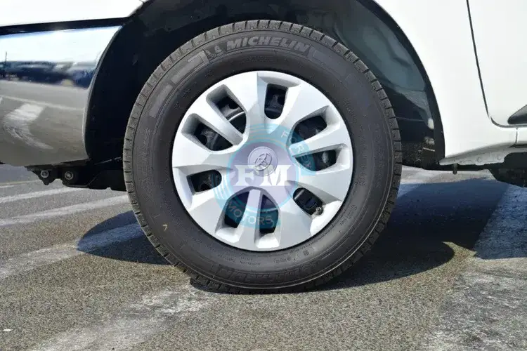 2025 MODEL TOYOTA HILUX DOUBLE CAB PICKUP 2.7L PETROL 4X2 AUTOMATIC WHEEL