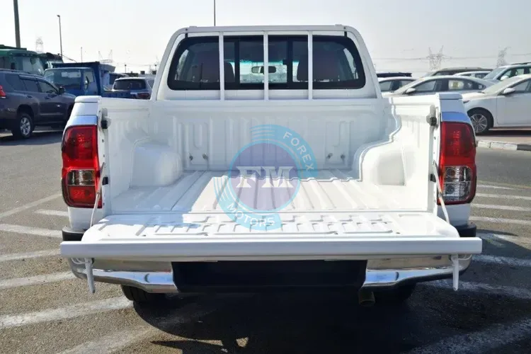 2025 MODEL TOYOTA HILUX DOUBLE CAB PICKUP 2.7L PETROL 4X2 AUTOMATIC2
