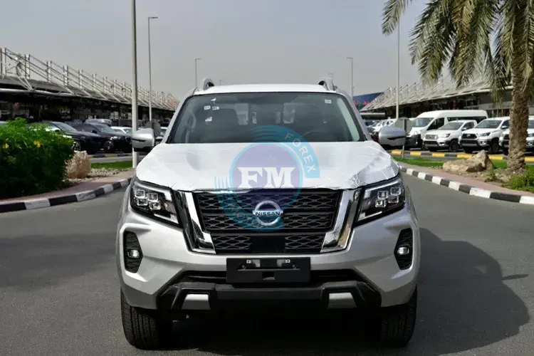 NISSAN NAVARA DOUBLE CAB PICKUP LE 2.5L PETROL 4WD 5-SEATER MANUAL | Forex Motors