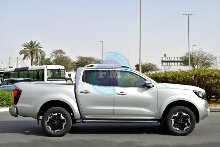 2024 MODEL NISSAN NAVARA DOUBLE CAB PICKUP LE 2.5L PETROL 4WD 5-SEATER MANUAL