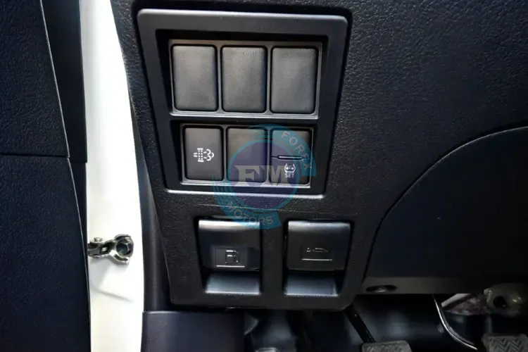 2025 MODEL TOYOTA HILUX SINGLE CAB GL 2.4L DIESEL 4X2 MANUAL3