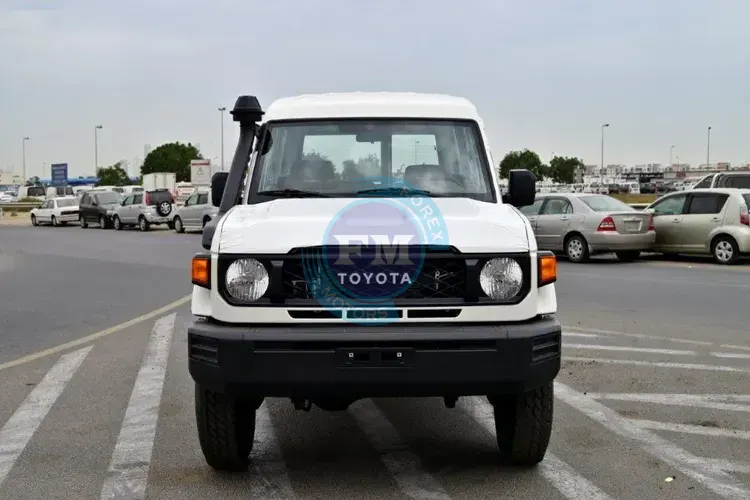 TOYOTA LAND CRUISER 78 HARDTOP LWB 2.8L DIESEL 9-SEATER 4WD MANUAL | Forex Motors