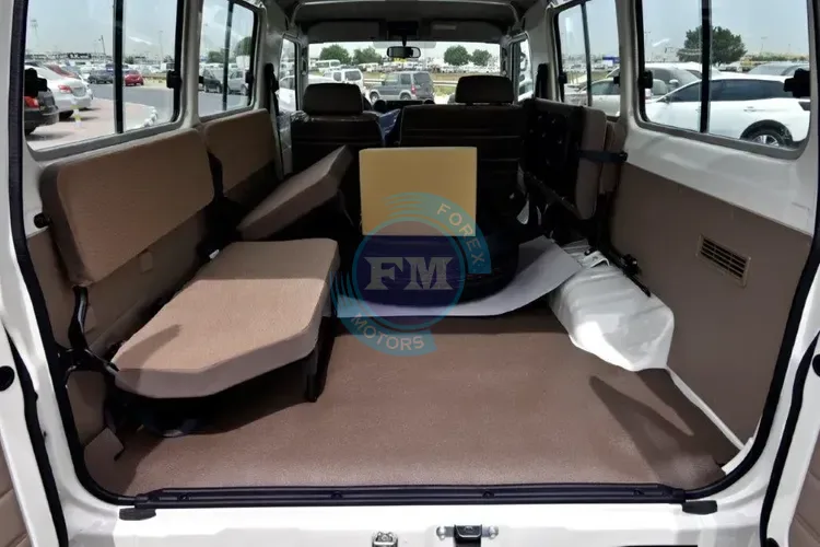 2025 TOYOTA LAND CRUISER 78 HARDTOP LWB 2.8LDIESEL 9-SEATER 4WD MANUAL SEATS