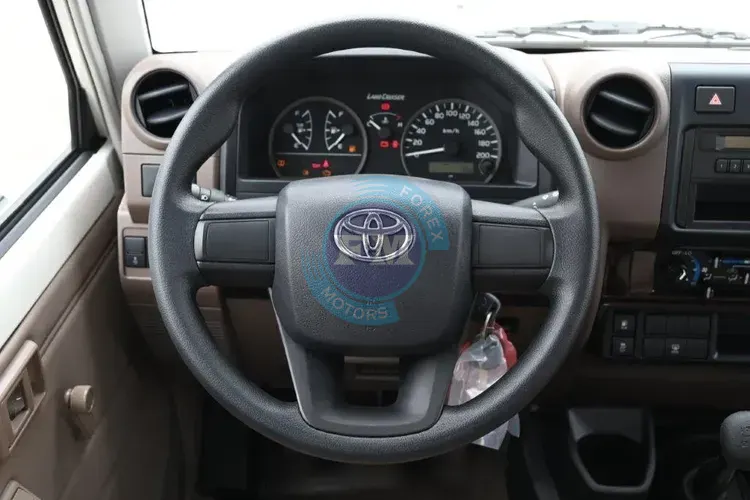 2025 TOYOTA LAND CRUISER 78 HARDTOP LWB 2.8LDIESEL 9-SEATER 4WD MANUAL STEERING