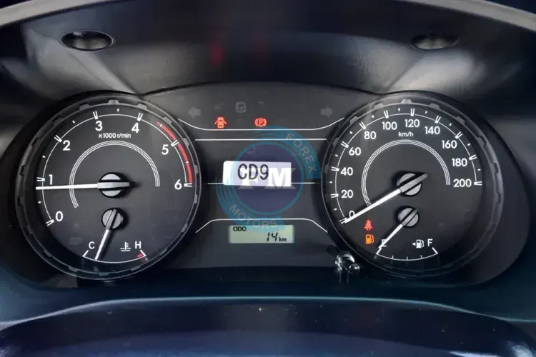 2025 MODEL TOYOTA HILUX SINGLE CAB GL 2.4L DIESEL 4X2 MANUAL2