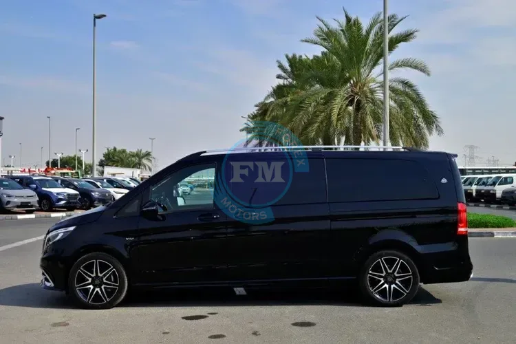 MERCEDES BENZ VIP EDITION V300D 2.0L DIESEL 4-SEATER AUTOMATIC SIDE1