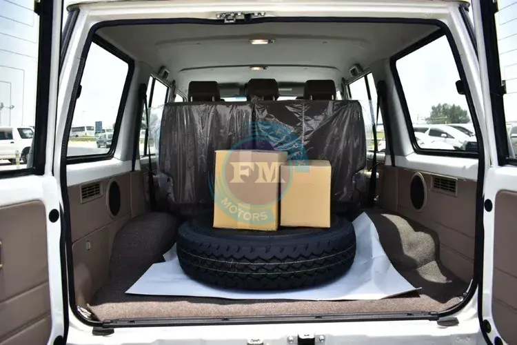 2025 MODEL TOYOTA LAND CRUISER 76 HARDTOP LX 2.8L DIESEL 4WD 5-SEATER MANUAL BOOT SPACE