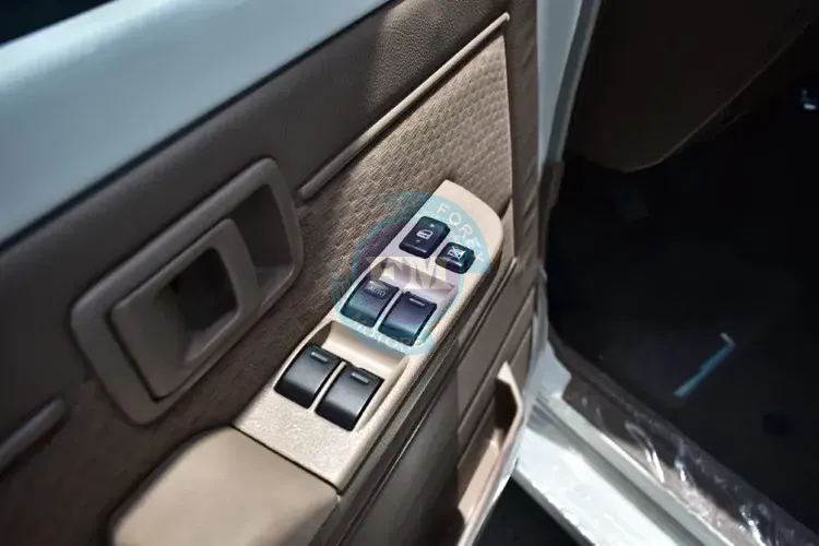 2025 MODEL TOYOTA LAND CRUISER 76 HARDTOP LX 2.8L DIESEL 4WD 5-SEATER MANUAL INSIDE DOOR