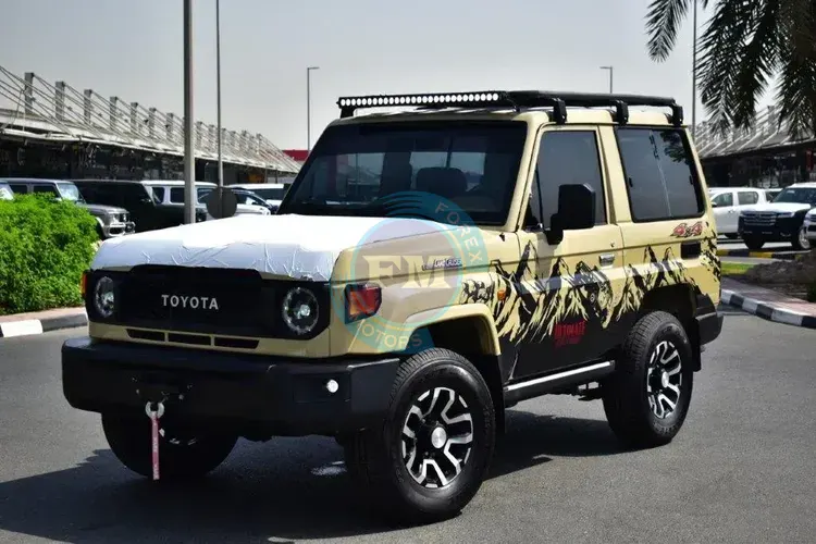MODEL TOYOTA LAND CRUISER SWB 71 ULTIMATE EDITION V6 4.0L 4WD 7-SEATER MANUAL SIDE