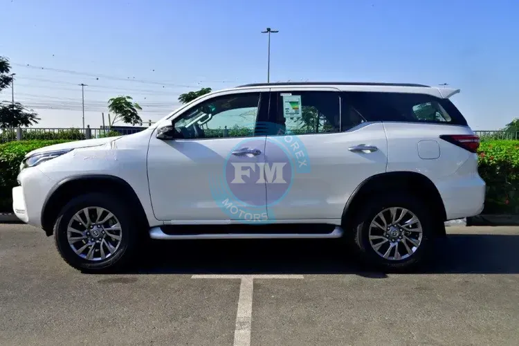 2025 MODEL TOYOTA FORTUNER VXR V6 4.0L PETROL 4WD 7 SEAT AUTOMATIC SIDE