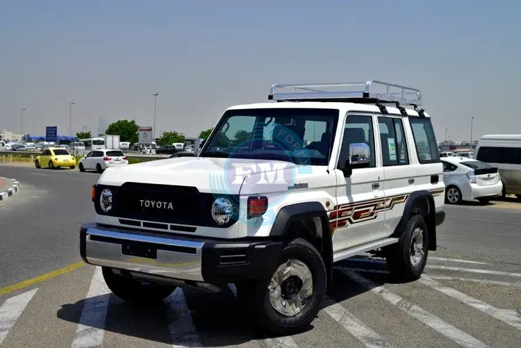 2024 MODEL TOYOTA LAND CRUISER 76 HARDTOP V6 4.0L PETROL 4WD MANUAL SIDE