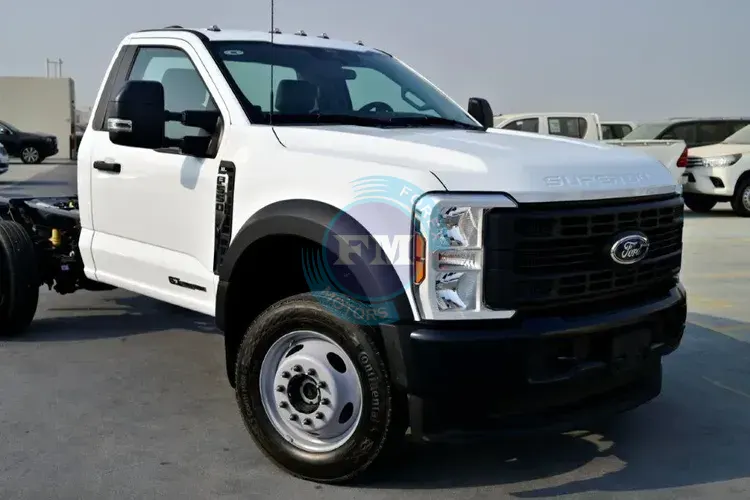 2024 MODEL FORD F550 SUPER DUTY REGULAR CHASSIS CAB XL 145” WB 6.7L DIESEL 4X4 10 SPEED AUTOMATIC SIDE