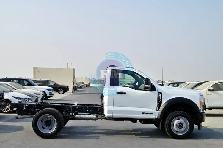 2024 MODEL FORD F550 SUPER DUTY REGULAR CHASSIS CAB XL 145” WB 6.7L DIESEL 4X4 10 SPEED AUTOMATIC SIDE2