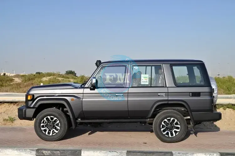 2025 MODEL TOYOTA LAND CRUISER 76 HARDTOP SDLX V6 4.0L PETROL 4WD 5-SEATER AUTOMATIC SIDE1