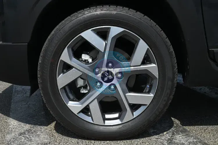 2025 MODEL MITSUBISHI XPANDER CROSS 1.5L PETROL  4X2 AUTOMATIC WHEEL