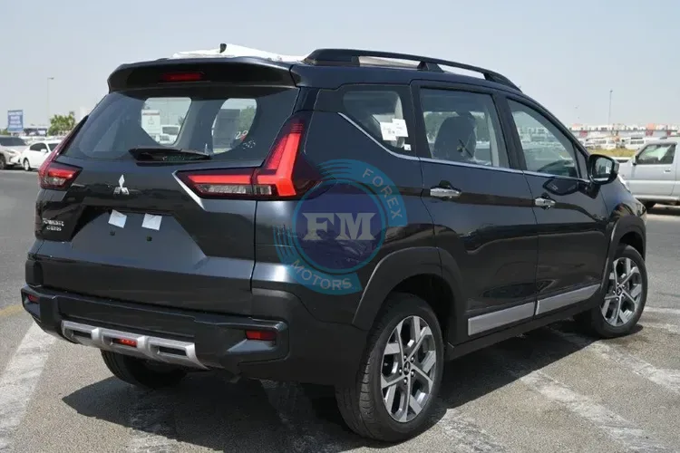 2025 MODEL MITSUBISHI XPANDER CROSS 1.5L PETROL  4X2 AUTOMATIC SIDE1