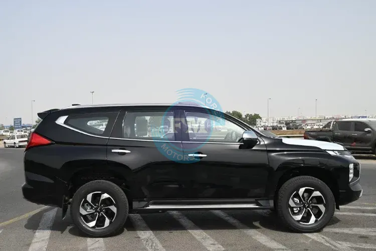 2025 MITSUBISHI MONTERO GLS HIGHLINE 3.0L PETROL 4WD 7 SEAT AUTOMATIC SIDE
