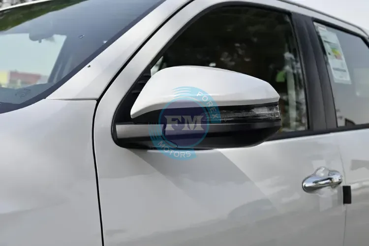2025 MODEL TOYOTA FORTUNER GXR 2.7L PETROL 4WD 7 SEAT AUTOMATIC TRANSMISSION MIRROR