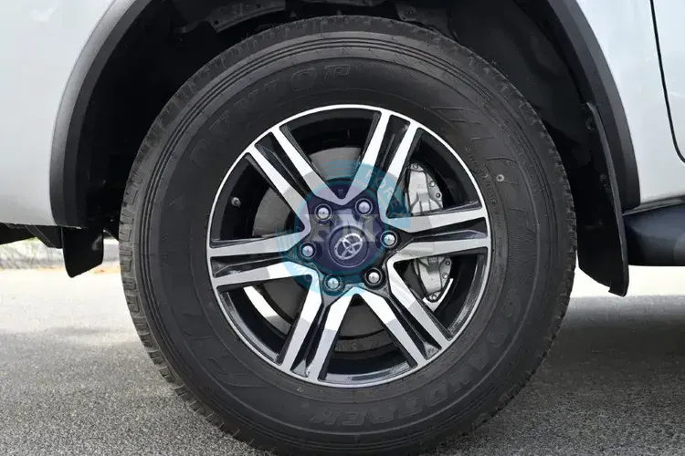 2025 MODEL TOYOTA FORTUNER GXR 2.7L PETROL 4WD 7 SEAT AUTOMATIC TRANSMISSION WHEEL
