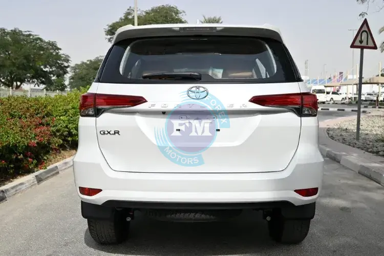 2025 MODEL TOYOTA FORTUNER GXR 2.7L PETROL 4WD 7 SEAT AUTOMATIC TRANSMISSION BACK