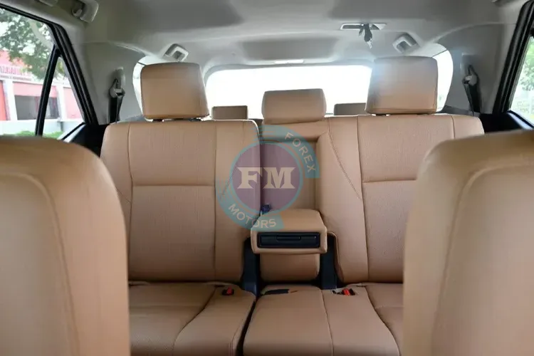 2025 MODEL TOYOTA FORTUNER GXR 2.7L PETROL 4WD 7 SEAT AUTOMATIC TRANSMISSION SEATS
